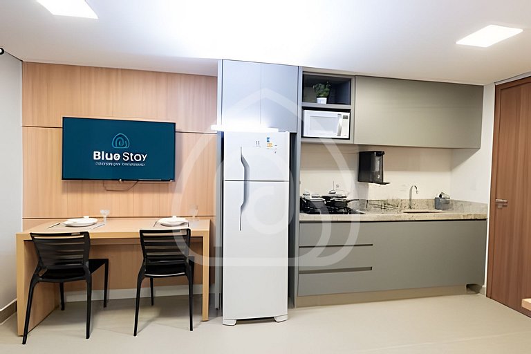 Studio completo com Wi-Fi, cozinha equipada e muito conforto