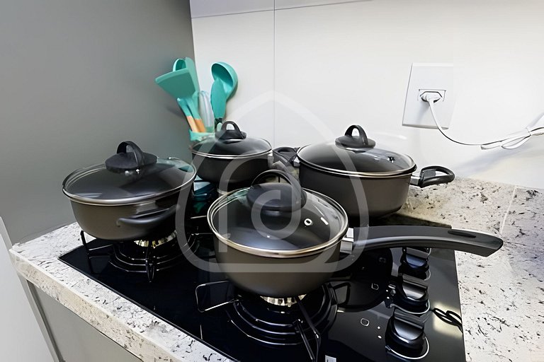 Studio completo com Wi-Fi, cozinha equipada e muito conforto