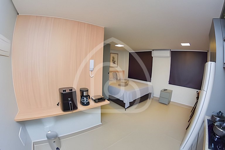 Studio completo com Wi-Fi, cozinha equipada e muito conforto